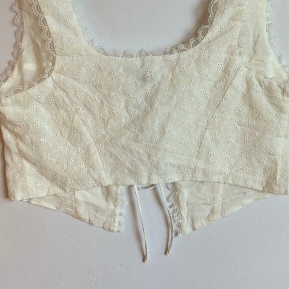 Rumored White Lace Top Size Large Cream - Picture 6 of 8